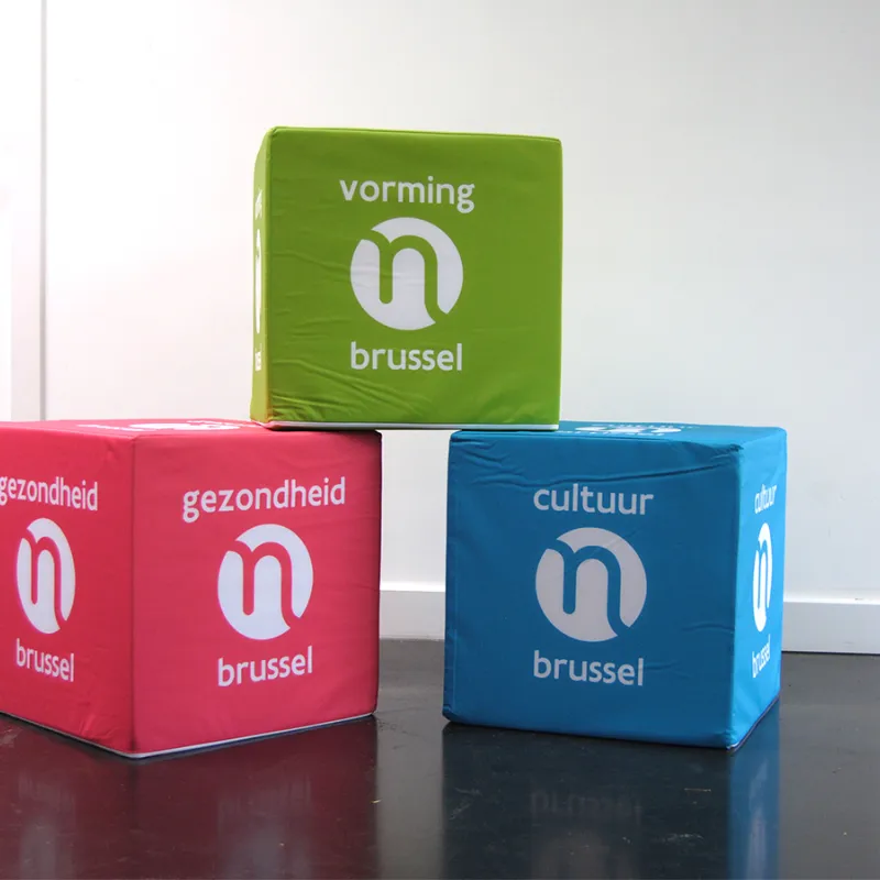 pouf , cube siège personnalisé, avec impression, avec logo