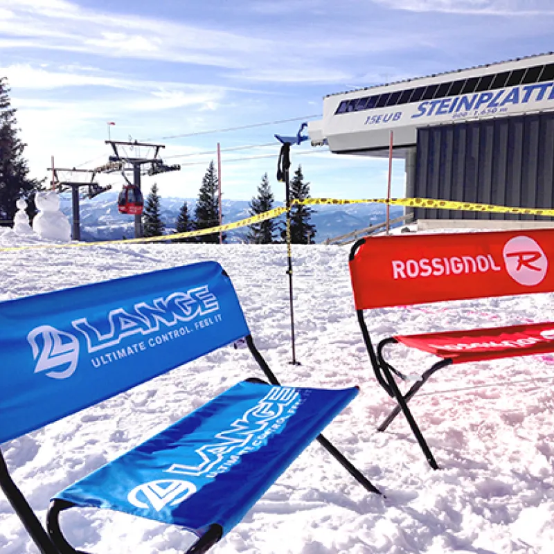 Le 'Easy Bench' est une banque personalisé et facile à plier et à transporter.