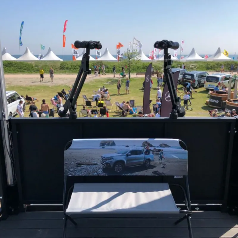 Le 'Easy Bench' est une banque personalisé et facile à plier et à transporter.