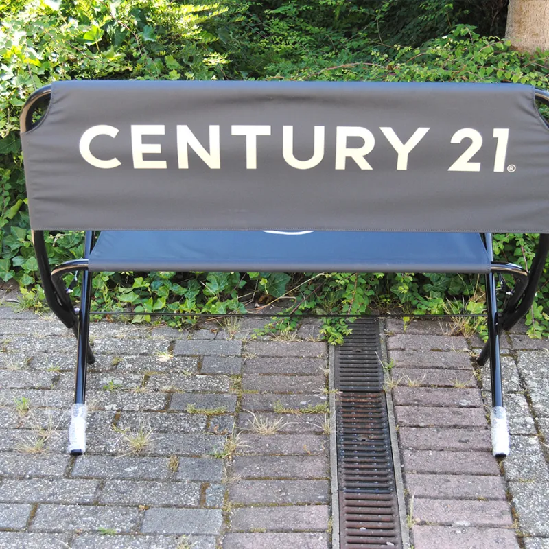 Le 'Easy Bench' est une banque personalisé et facile à plier et à transporter.