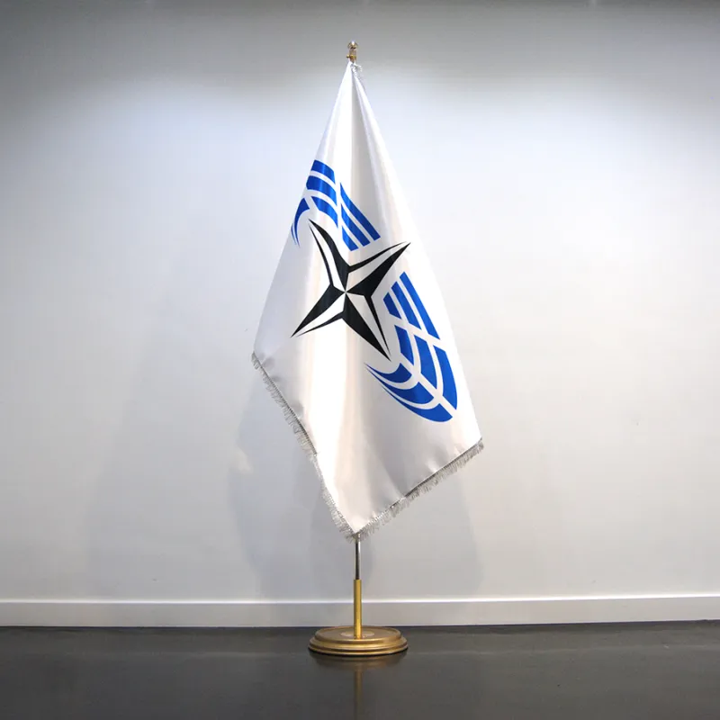 Indoor vlaggenmast Diplo met satijn vlag