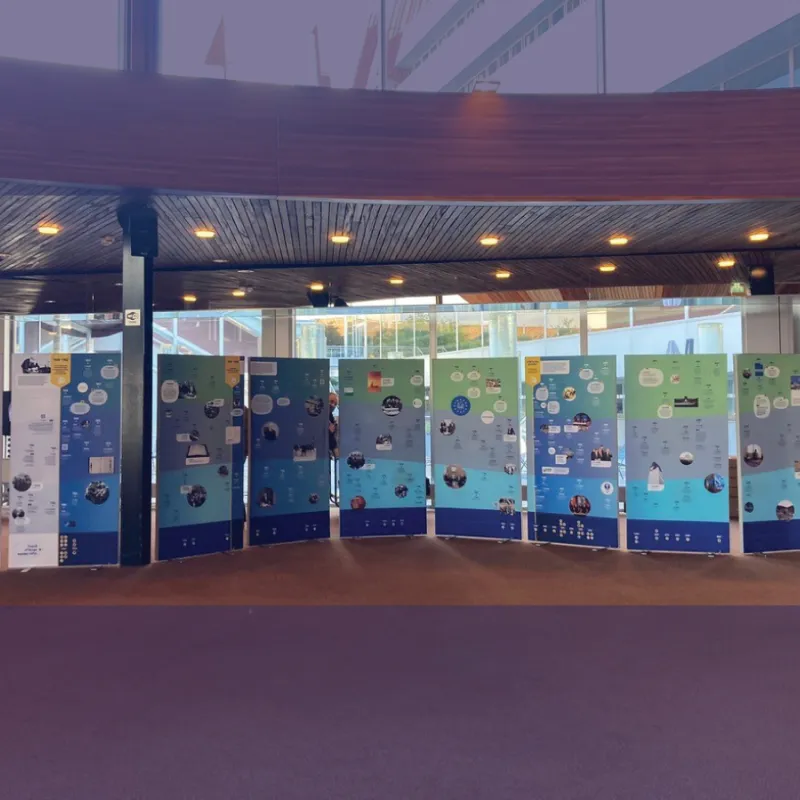 Texframe Quick, draagbare display met textielprint.