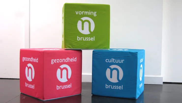 bedrukte poefjes, zitcubus met logo