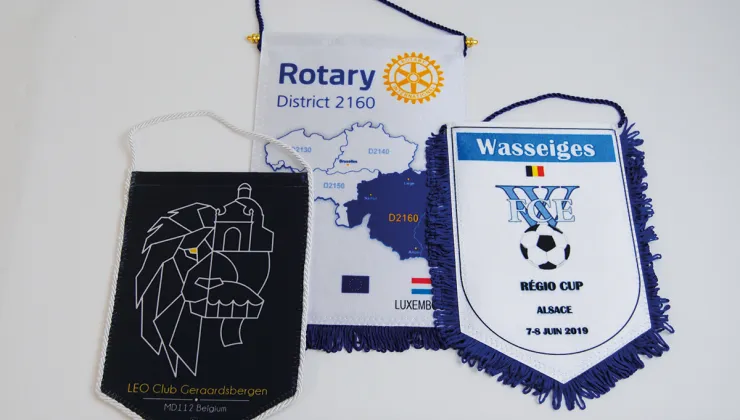 clubwimpel fanions voor service clubs, met of zonder staander