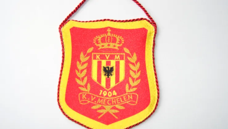 clubwimpel voor voetbalclub KV Mechelen