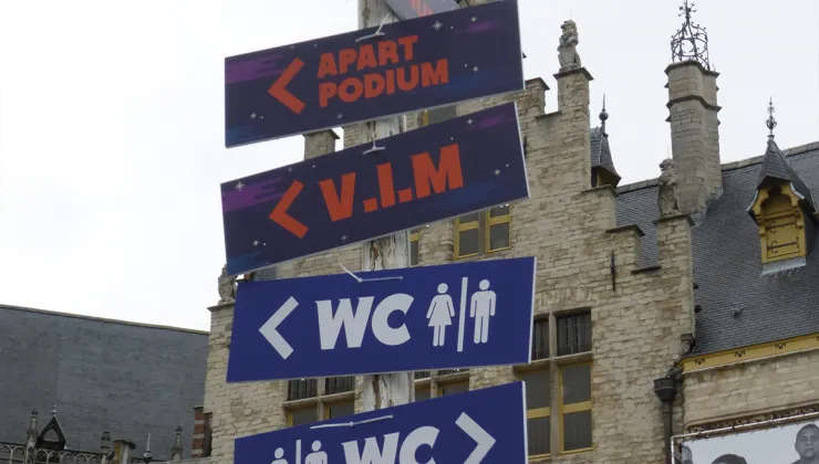 De bedrukte panelen of borden van Brandspot kunnen gebruikt worden als signalisatie, informatiebord, of gewoon om je logo tentoon te stellen