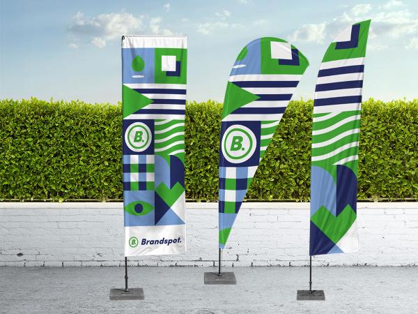  bedrukte Beach flags of beachvlaggen met logo event