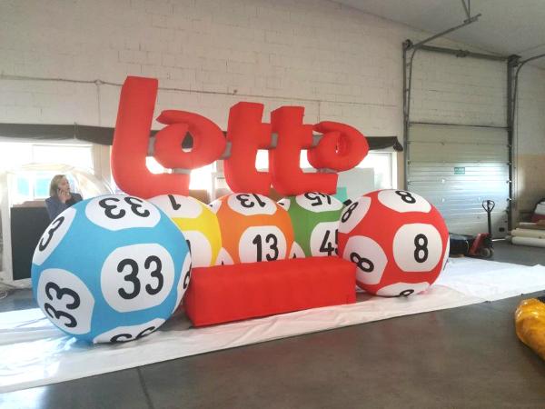 Inflatable vorm Lotto met ballen, opblaasbare structuur op maat