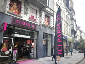 Sales+ beach vlaggen zijn een leuke en verfrissende manier om reclame te maken voor uw zaak.