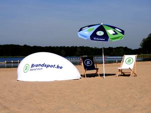 Brandspot Brandscreen, pare-vent imprimé, une visitilité absolue sur événements publics.