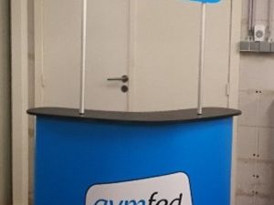 grote en stevige promodesk