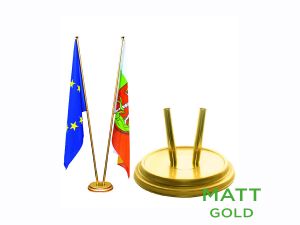 mât intérieur protocolaire diplomatique drapeaux