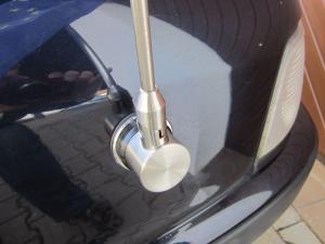 autovlag houder op vleugel