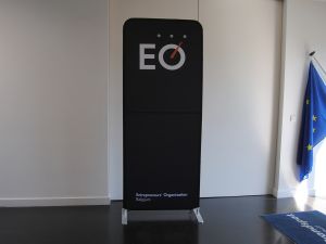 De Flexwall stand up alternatief voor roll up of pop up banner.