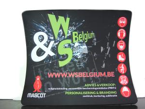 De Flexwall is de nieuwste generatie beurswanden met meesterlijk bedrukte textieldoeken in een slim aluminium profiel. 