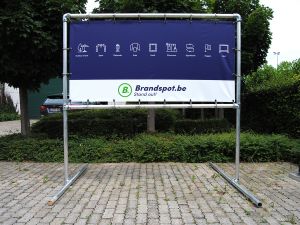 Mobiele kader met spandoek