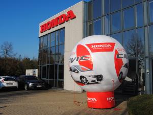 Giant inflatable publicity balloon 