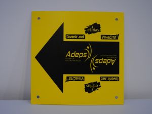 De bedrukte panelen of borden van Brandspot kunnen gebruikt worden als signalisatie, informatiebord, of gewoon om je logo tentoon te stellen