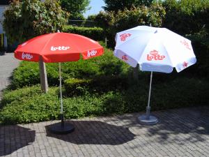 mega en promo parasols met bedrukking