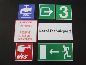 De bedrukte panelen of borden van Brandspot kunnen gebruikt worden als signalisatie, informatiebord, of gewoon om je logo tentoon te stellen