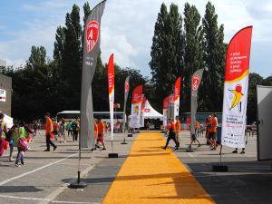 Sales+ beach vlaggen zijn een leuke en verfrissende manier om reclame te maken voor uw zaak.