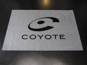 Tapis avec personnalisation, tapis anti-salissure avec logo, un véritable outil de communication