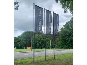 Mast met hijsbare galg met lier