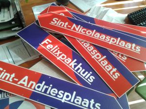 De bedrukte panelen of borden van Brandspot kunnen gebruikt worden als signalisatie, informatiebord, of gewoon om je logo tentoon te stellen