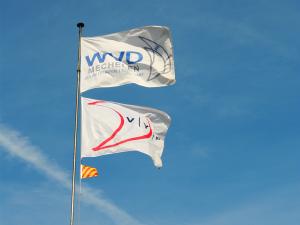 bedrukte en gepersonaliseerde vlaggen kopen, wimpels met logo en eigen opdruk